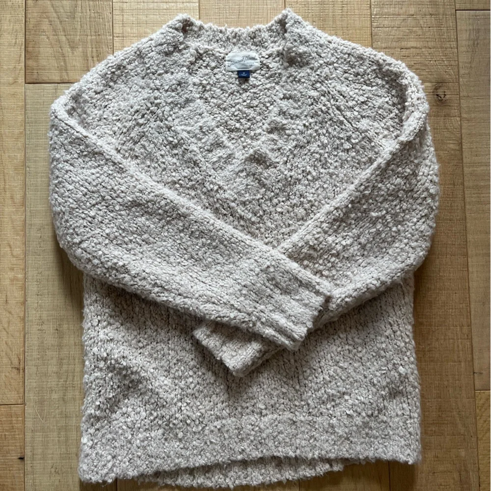 COZY Sweater🤍 Brand: American Thread, Size: M - Picture 2 of 5